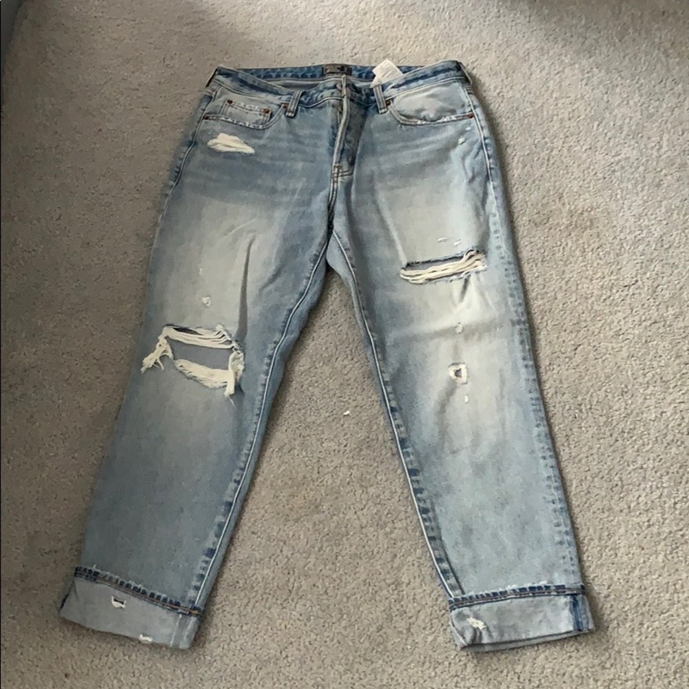 Abercrombie mom/boyfriend jeans